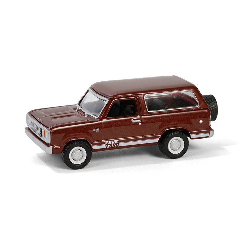 Plymouth Trail Duster with Backpacker Figure