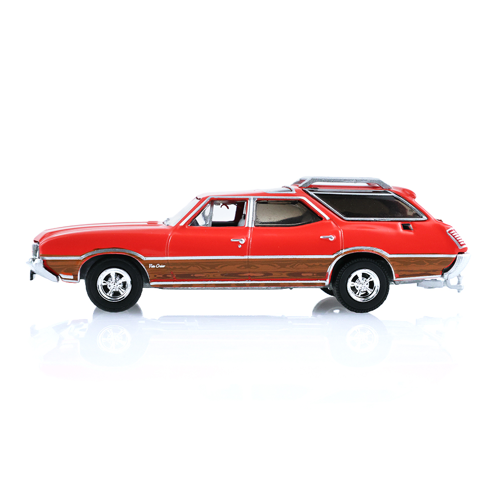 1970 Oldsmobile Vista Cruiser ‐ Rallye Red with Canoe Trailer with Canoe Rack, Canoe and Kayak