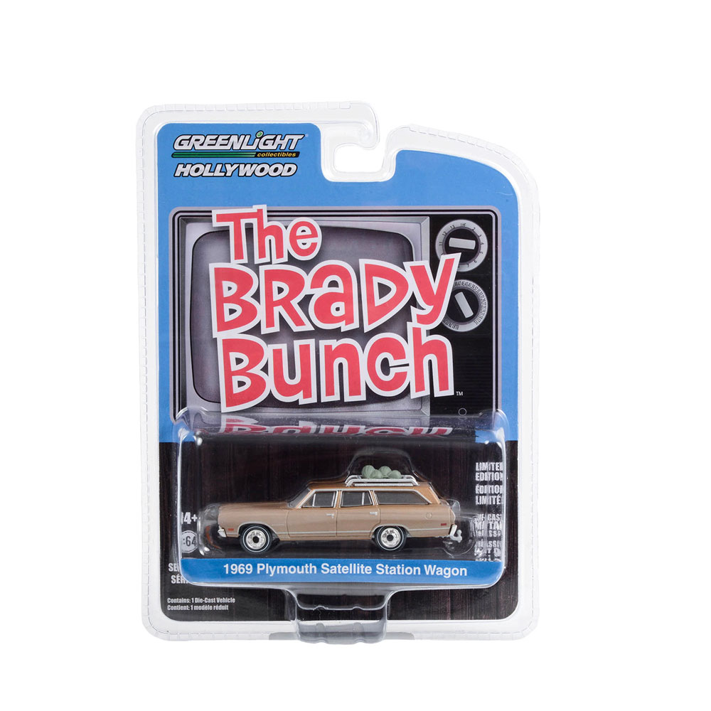 The Brady Bunch (1969-74 TV Series) - Carol Brady's 1969 Plymouth Satellite Station Wagon with Rooftop Camping Equipment (Dirt Road Version) Solid Pack